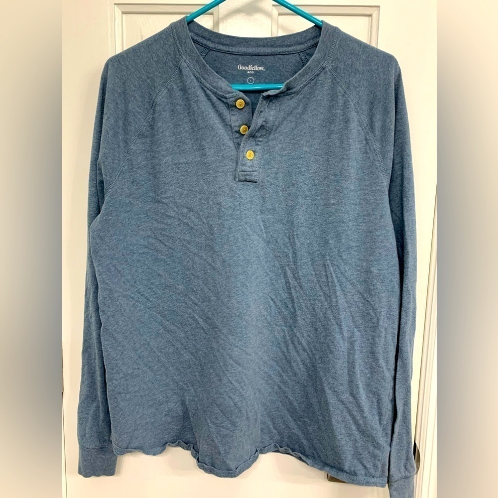 🎉Men’s Goodfellow & Co henley pullover. Size Large.